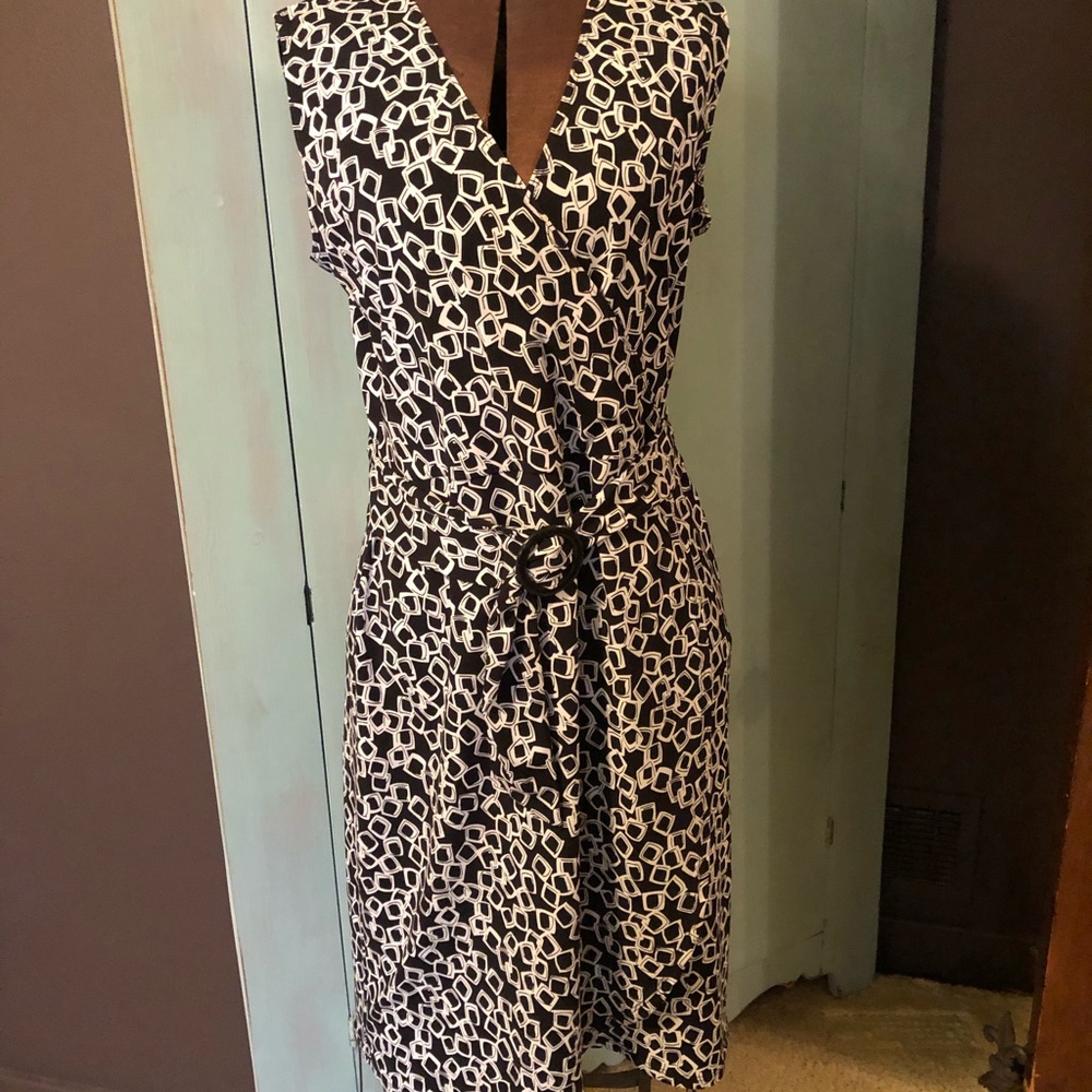 Black and white print dress size L